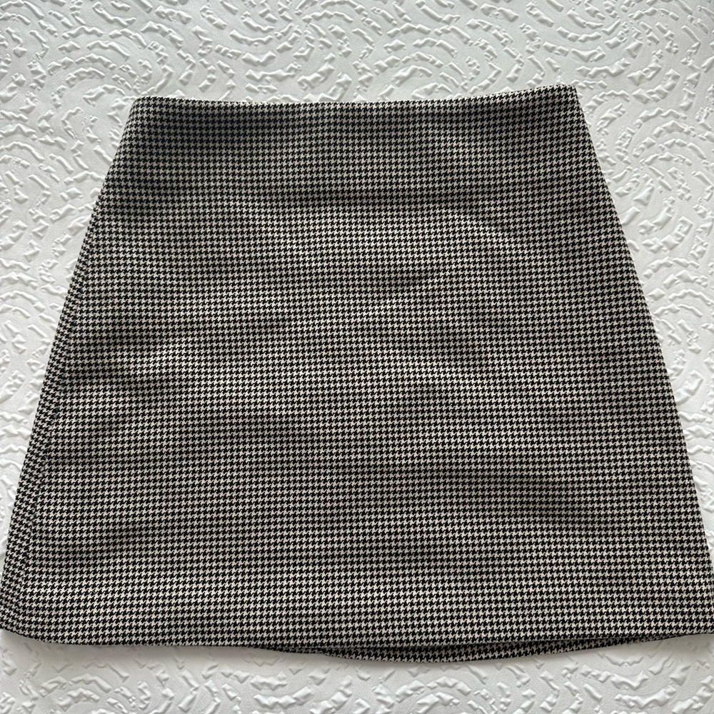 Houndstooth mini skirt